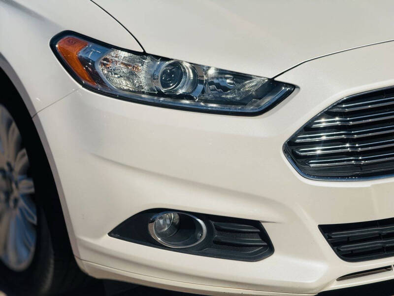 2016 Ford Fusion Hybrid SE