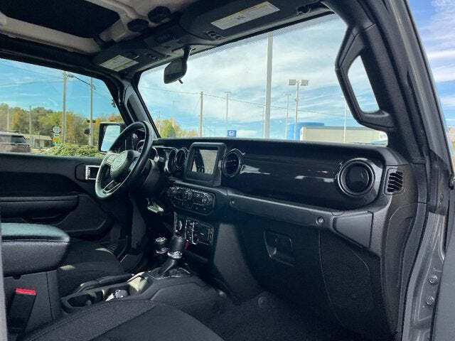 2022 Jeep Gladiator 12