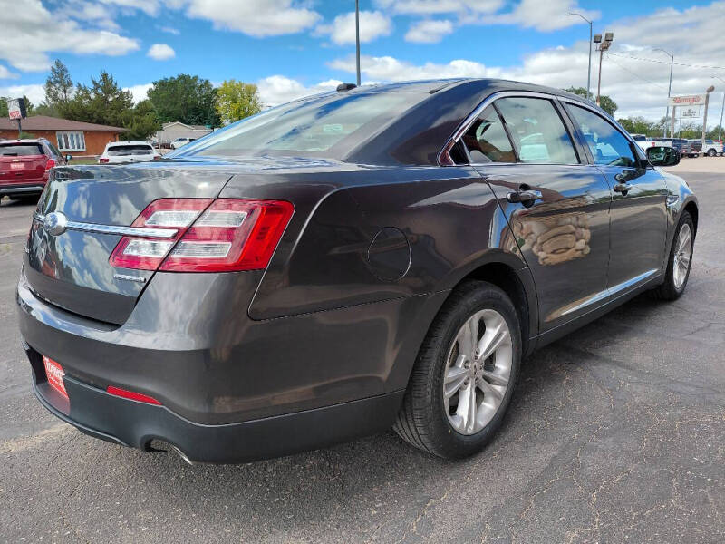 2018 Ford Taurus SE