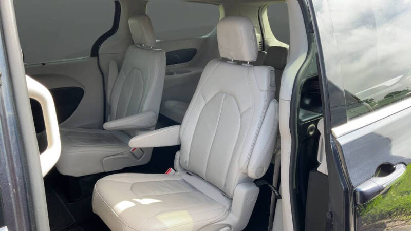 2021 Chrysler Pacifica Touring L