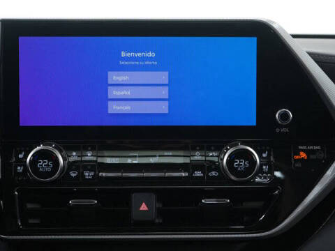 2025 Toyota Highlander Hybrid Platinum