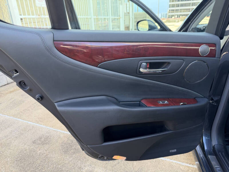 2007 Lexus LS 460