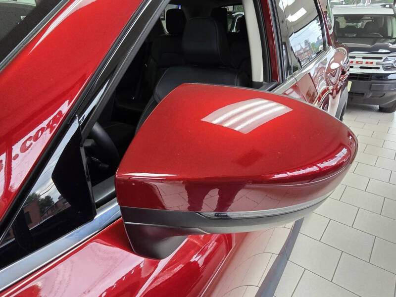 2022 Nissan Pathfinder SL