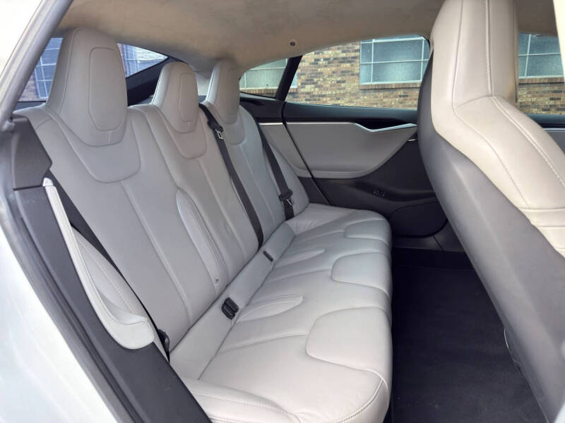 2015 Tesla Model S