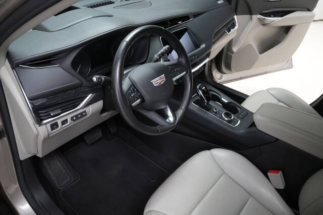 2023 Cadillac XT4 Premium Luxury