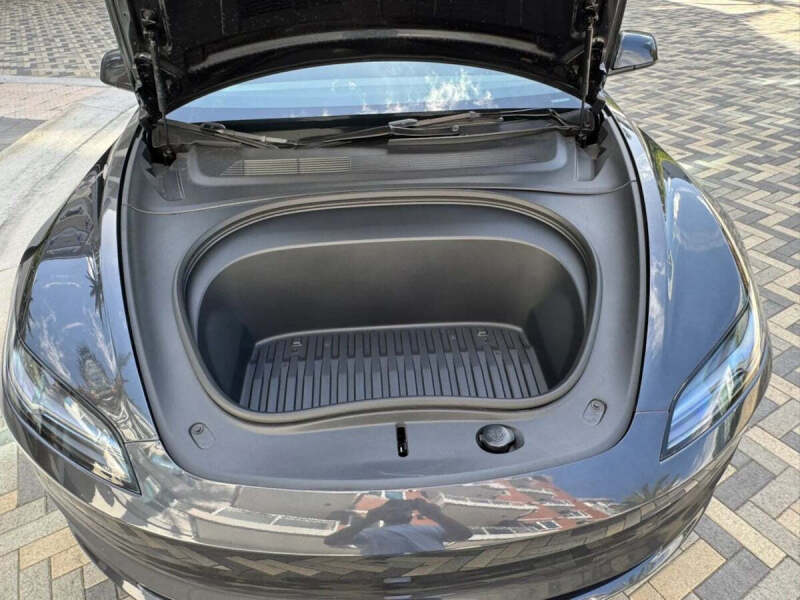 2025 Tesla Model 3 Long Range
