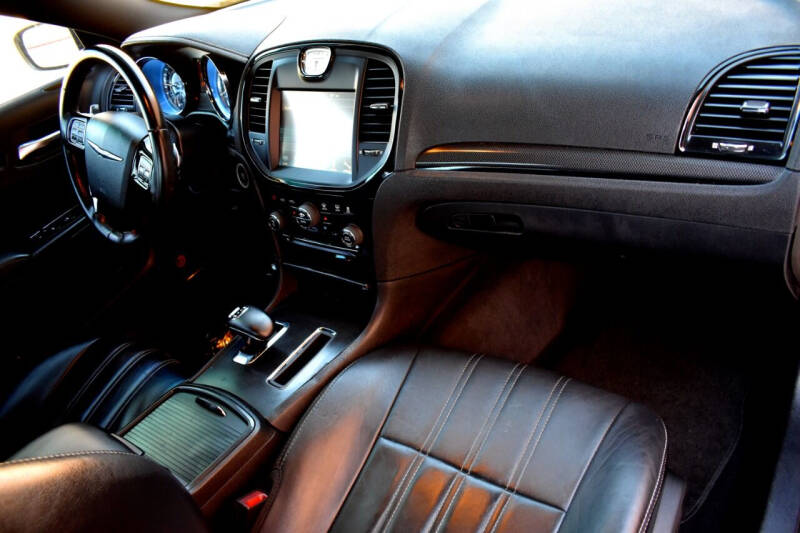 2015 Chrysler 300 Limited