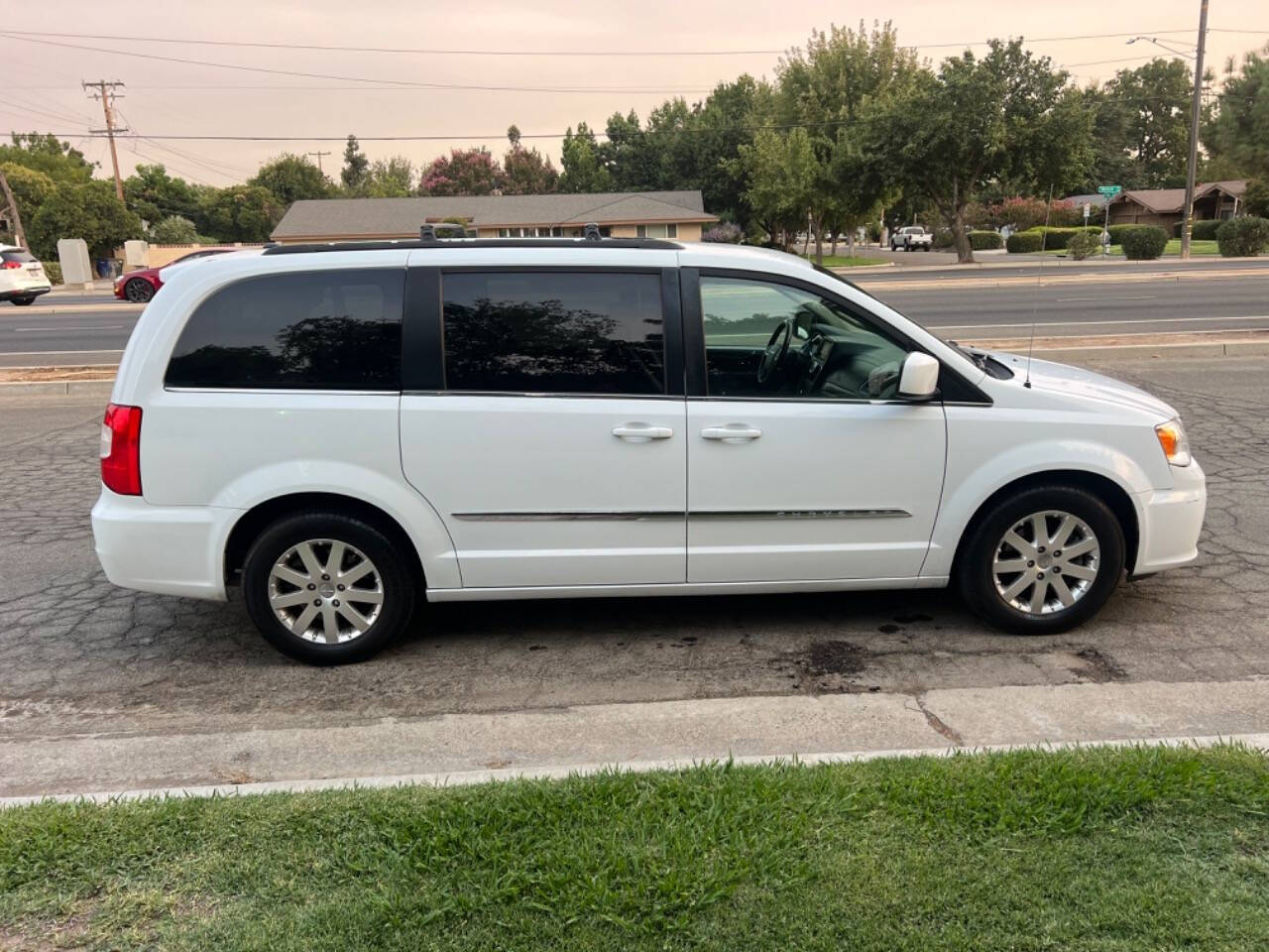 2016 Chrysler Town and Country for sale at AUTO 4 LESS in Fresno, CA