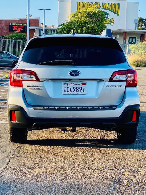 2018 Subaru Outback 2.5i Premium