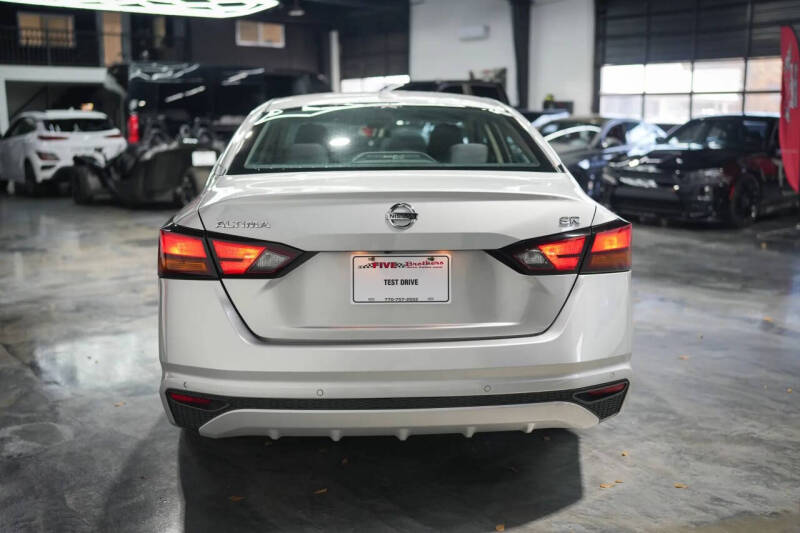 2021 Nissan Altima 2.5 SV