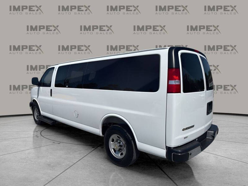 2025 Chevrolet Express LT 3500