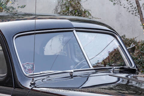 1948 Ford Super Deluxe