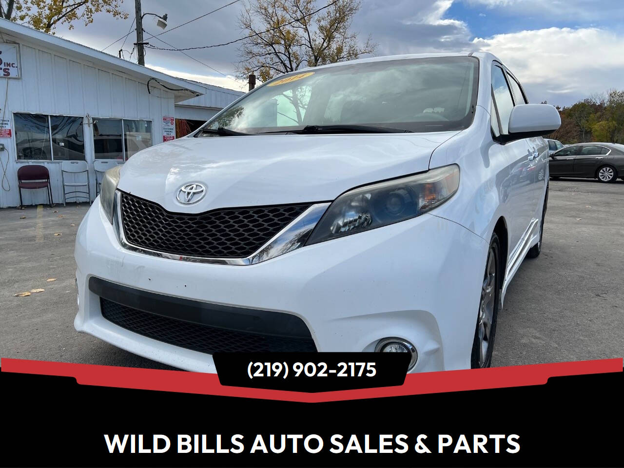 2014 Toyota Sienna SE's photo