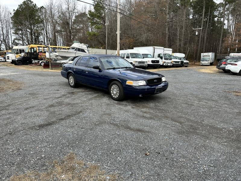 2004 Ford Crown Victoria null photo 4