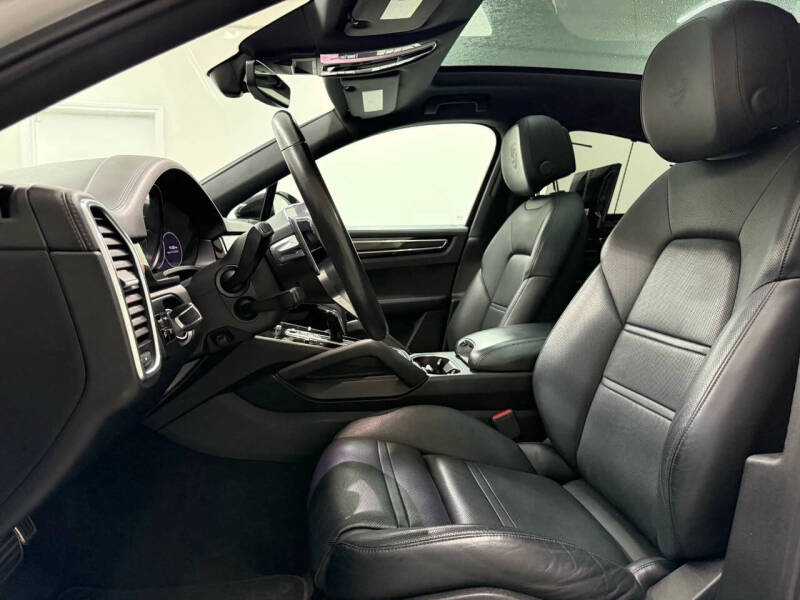 2020 Porsche Cayenne S Coupe