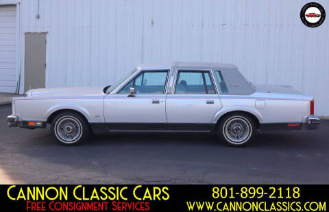1984 Lincoln Town Car Signature