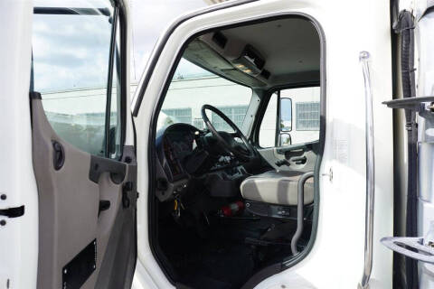 2018 Freightliner M2 106