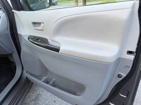 2013 Toyota Sienna