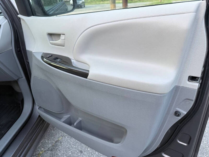 2013 Toyota Sienna