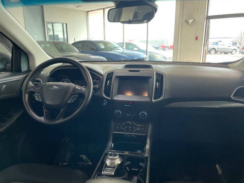 2020 Ford Edge SE