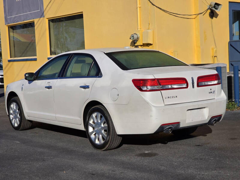 2012 Lincoln MKZ Base photo 9