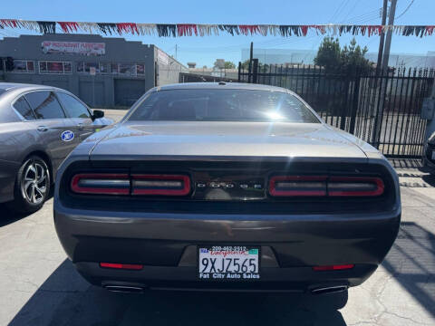 2017 Dodge Challenger SXT