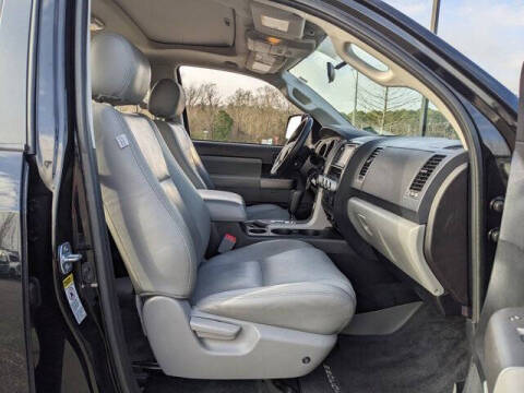 2017 Toyota Sequoia SR5