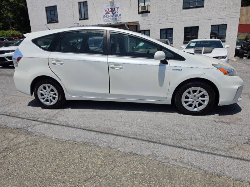 2014 Toyota Prius v Three
