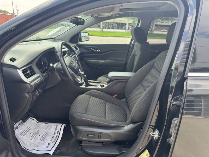 2019 GMC Acadia SLE-2