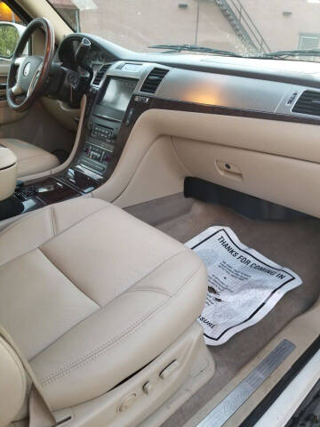 2011 Cadillac Escalade ESV Luxury