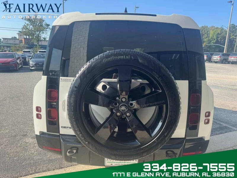 2024 Land Rover Defender 130 P400 X-Dynamic SE