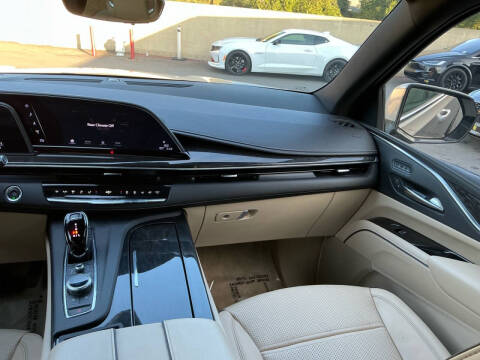 2022 Cadillac Escalade ESV Premium Luxury