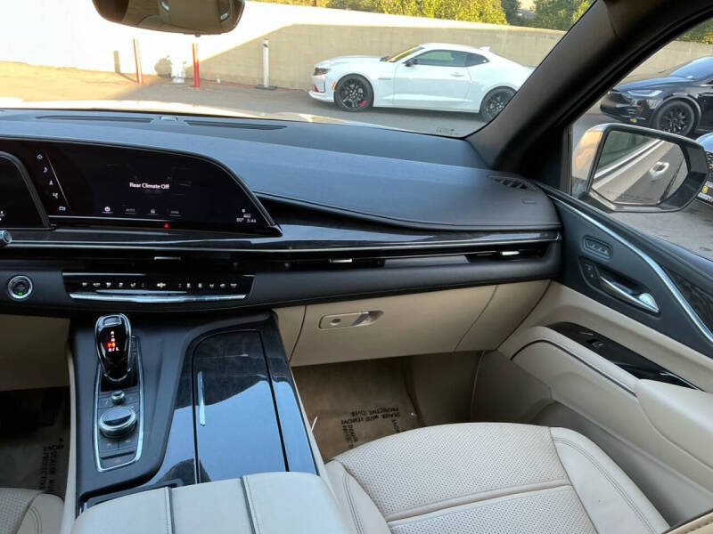 2022 Cadillac Escalade ESV Premium Luxury