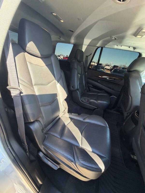 2016 Cadillac Escalade Luxury Collection