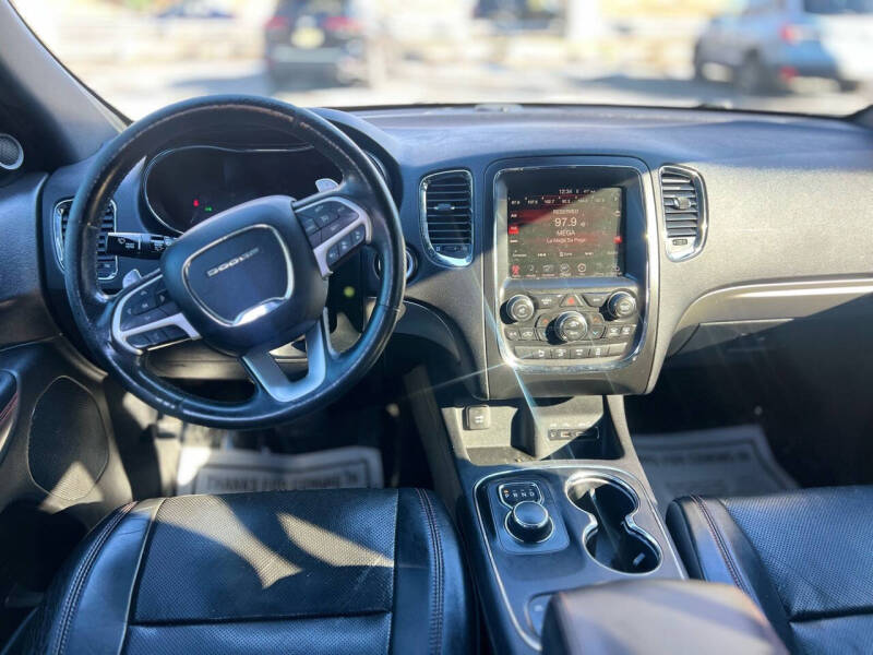 2014 Dodge Durango R/T photo 17