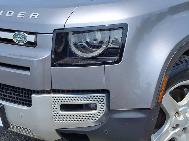 2022 Land Rover Defender 110 SE