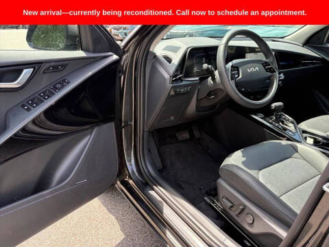2025 Kia Niro SX