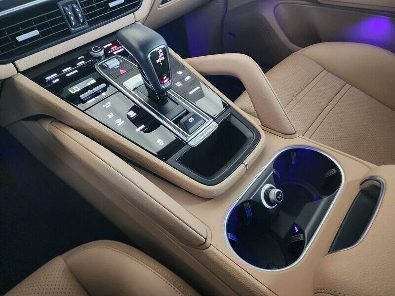 2022 Porsche Cayenne Platinum Edition