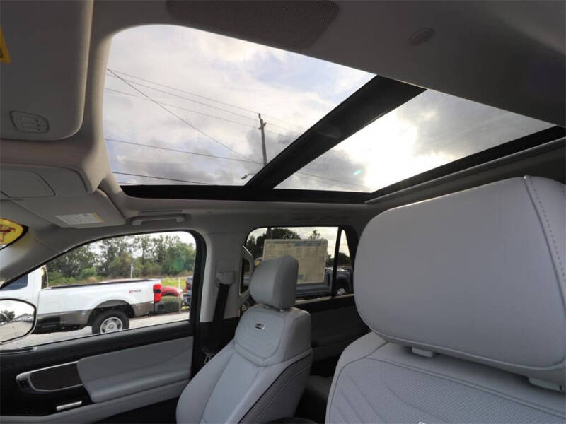 2025 Ford Expedition MAX Platinum