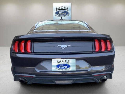 2022 Ford Mustang EcoBoost