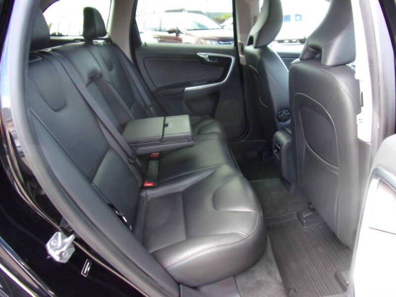 2015 Volvo XC60 T5 Drive-E Platinum