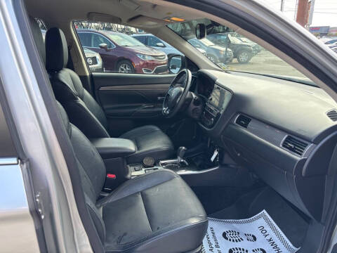 2019 Mitsubishi Outlander SE