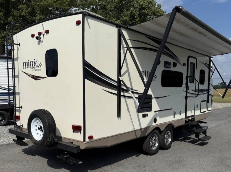 2016 Forest River 2504S