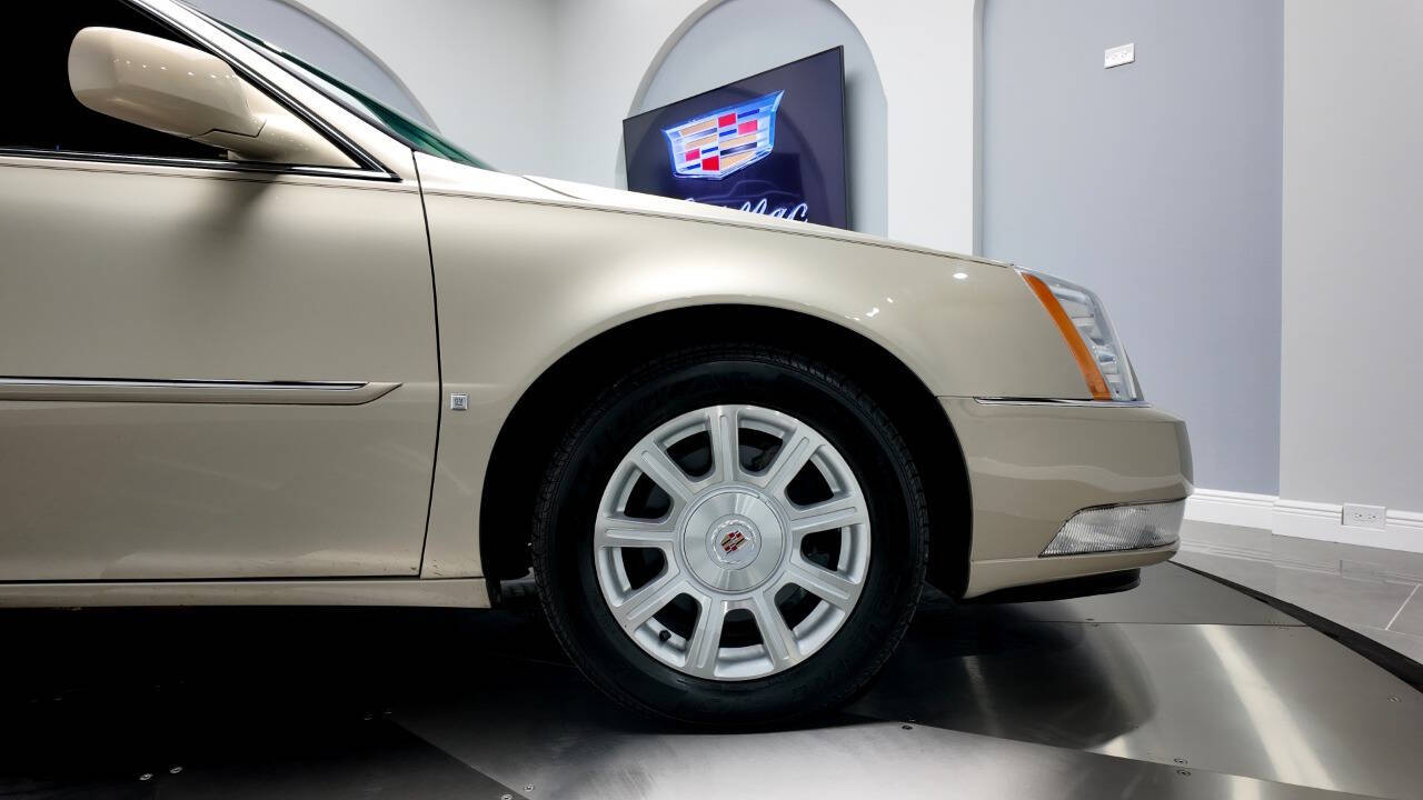 2009 Cadillac DTS 12