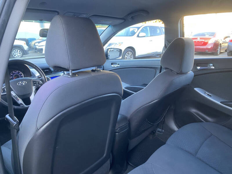 2013 Hyundai Accent SE