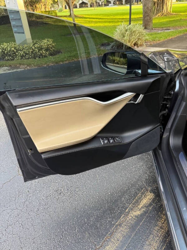 2017 Tesla Model S 90D