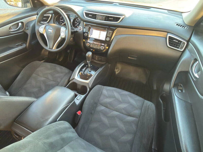 2016 Nissan Rogue SV