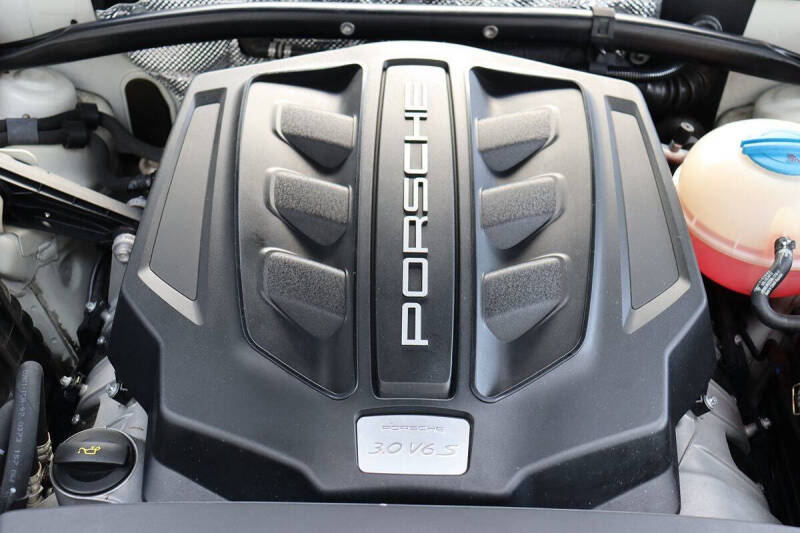 2017 Porsche Macan S