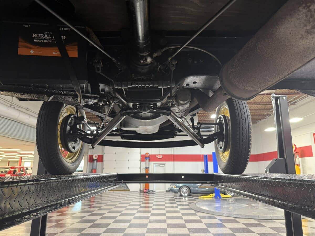 1932 Ford Model 18 77