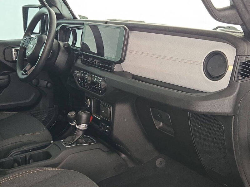 2024 Jeep Gladiator Sport